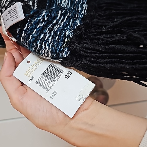 Michael by Michael Kors Knitted Scarf O/S NWT - Picture 4 of 5